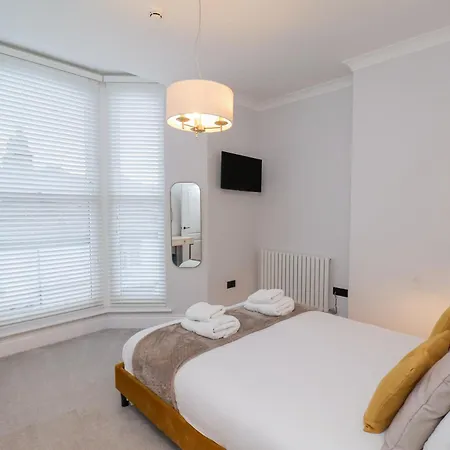 The Salisbury Sleeps 4 Classic *