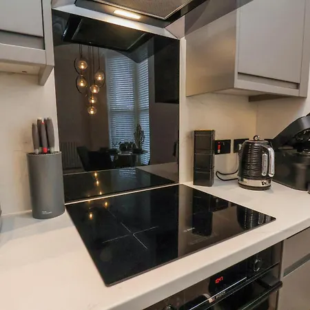 The Salisbury Sleeps 4 Classic Скарборо