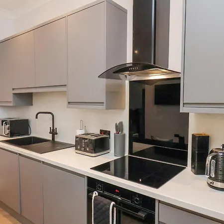 The Salisbury Sleeps 4 Classic Скарборо